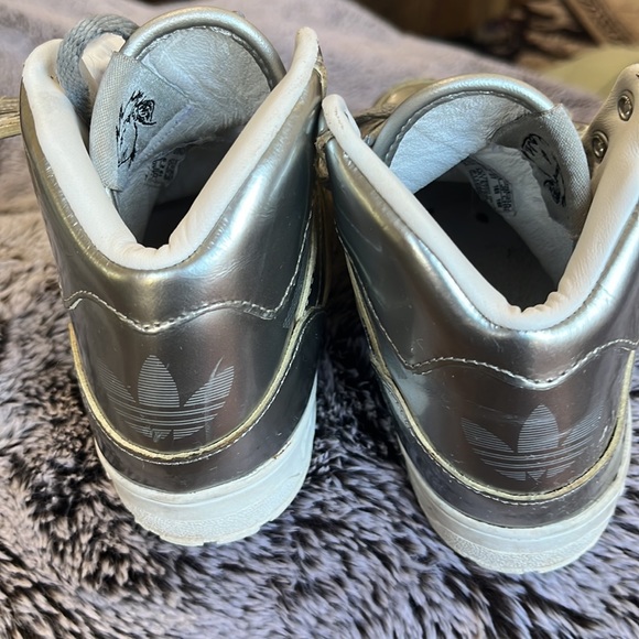 ADIDAS metallic silver/wings - Picture 3 of 10